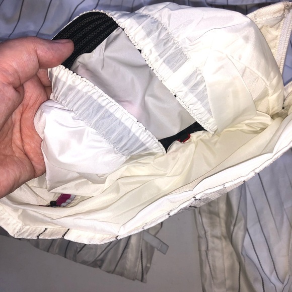 Burton ladies skiing snowboarding snow pants size medium - Picture 4 of 5